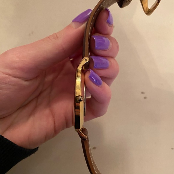 Daniel Wellington large face brown leather band watch - Picture 4 of 5